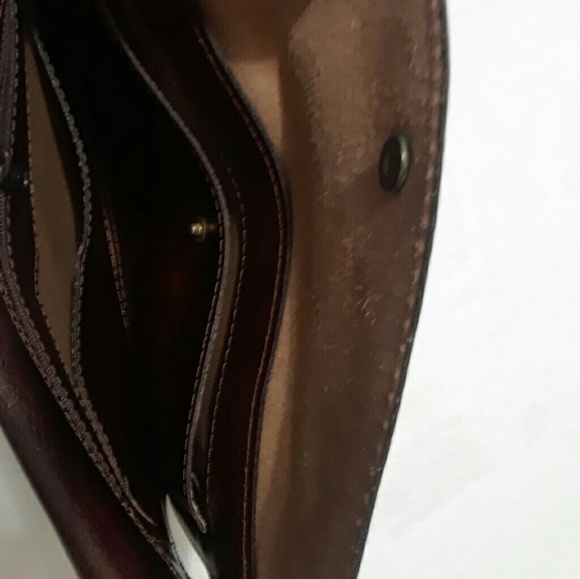 100% Genuine Leather Vintage Wristlet. - Picture 5 of 6